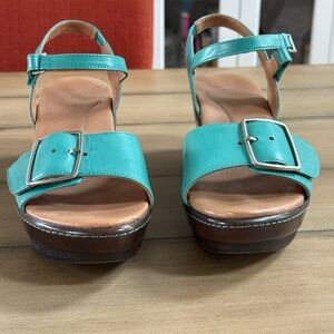 Dansko Size 39 Teal Platform Sandals with Buckle Velcro Strap
